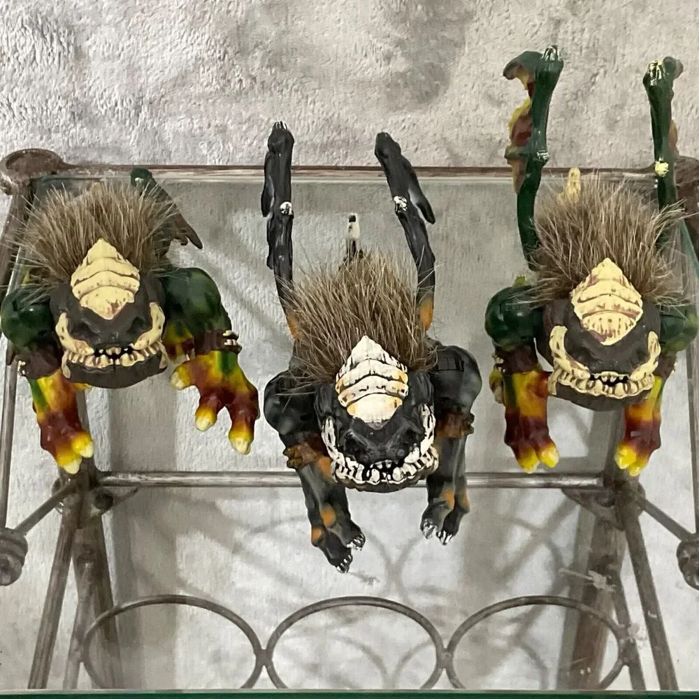 Mega Bloks Lot of 3  Vorgan Fire & Ice Hairy Dragon Beasts #9879 -2 green 1-gray